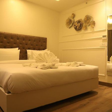 Sapphire Sky Hotel Dehradun Extérieur photo