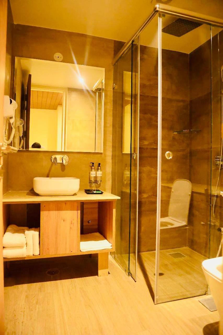 Sapphire Sky Hotel Dehradun Extérieur photo