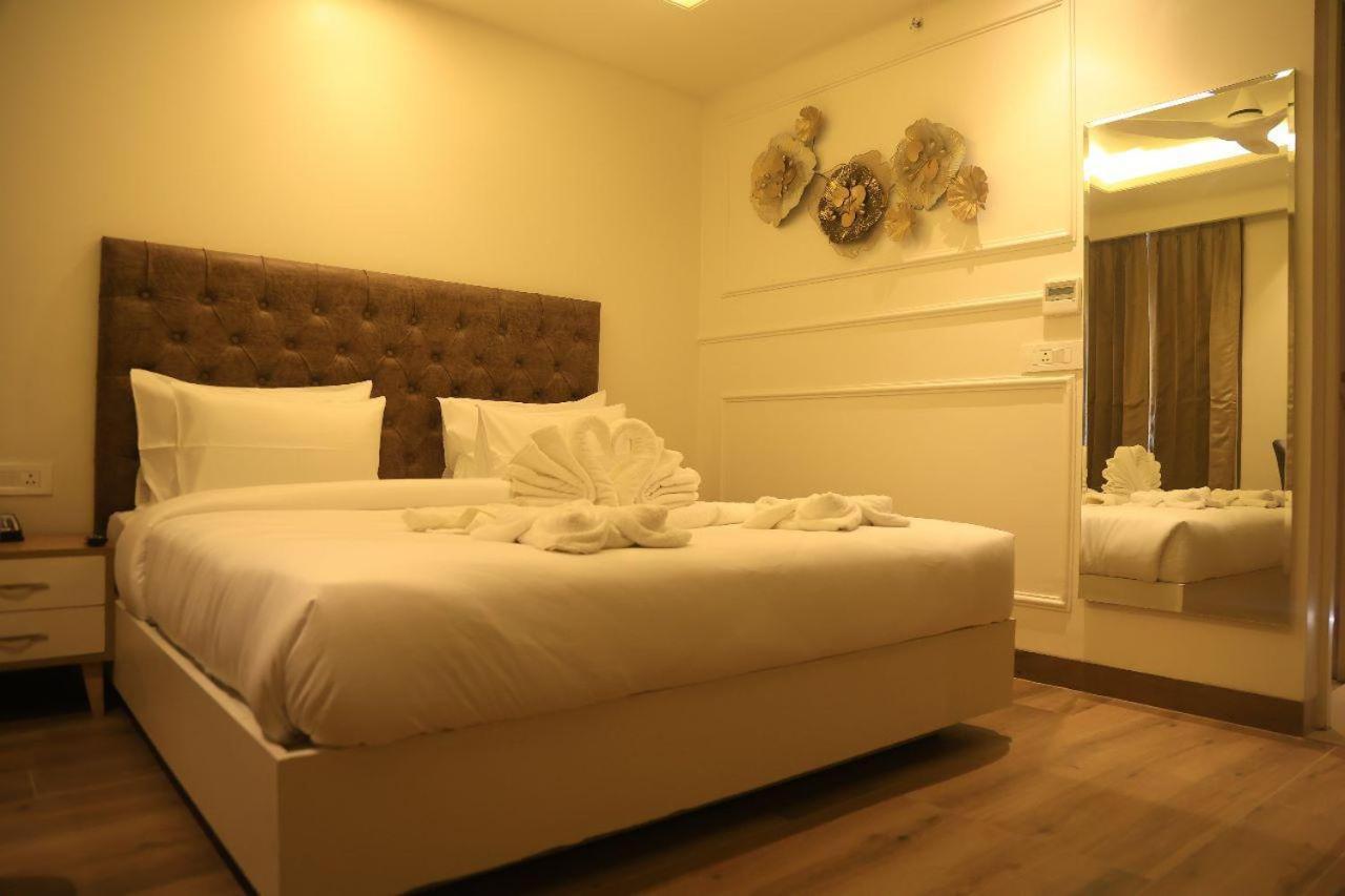 Sapphire Sky Hotel Dehradun Extérieur photo